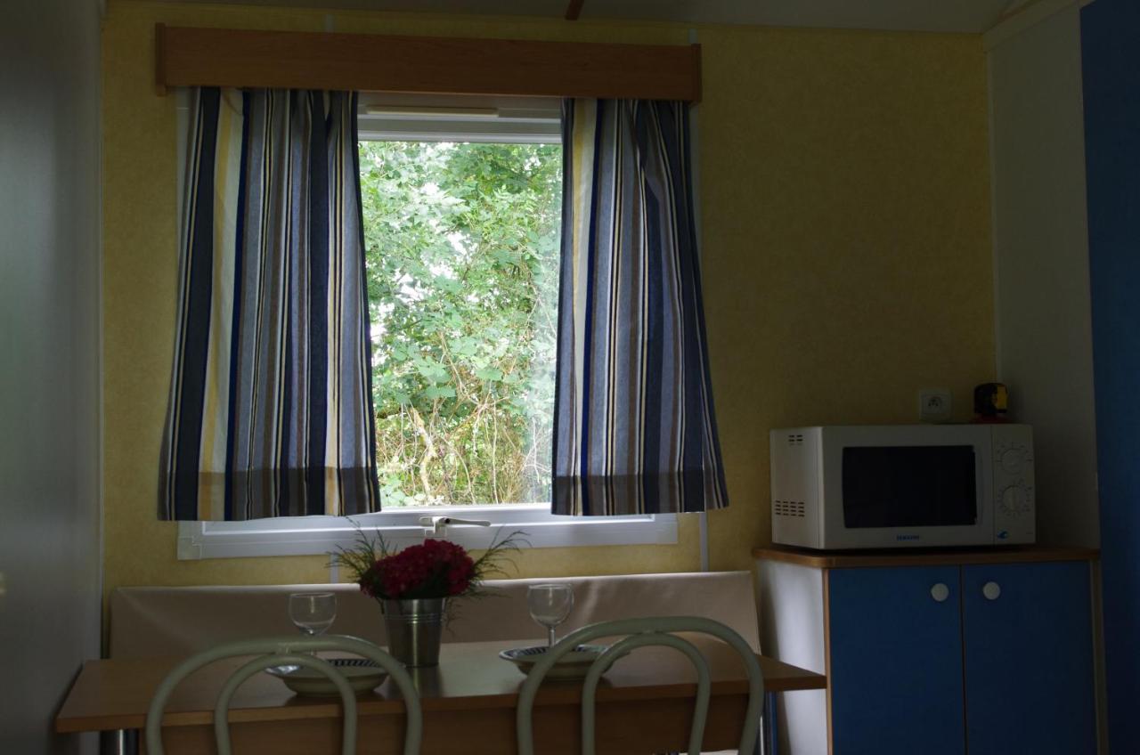 Camping La Bergerie Hotel La Chapelle-Achard Стая снимка